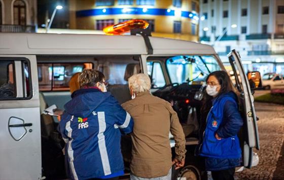 Com previso de frio e chuva, FAS estende abordagem e acolhimento