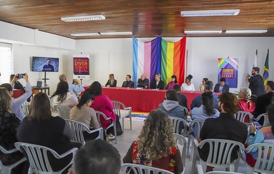 Conselho da Diversidade Sexual toma posse em Curitiba