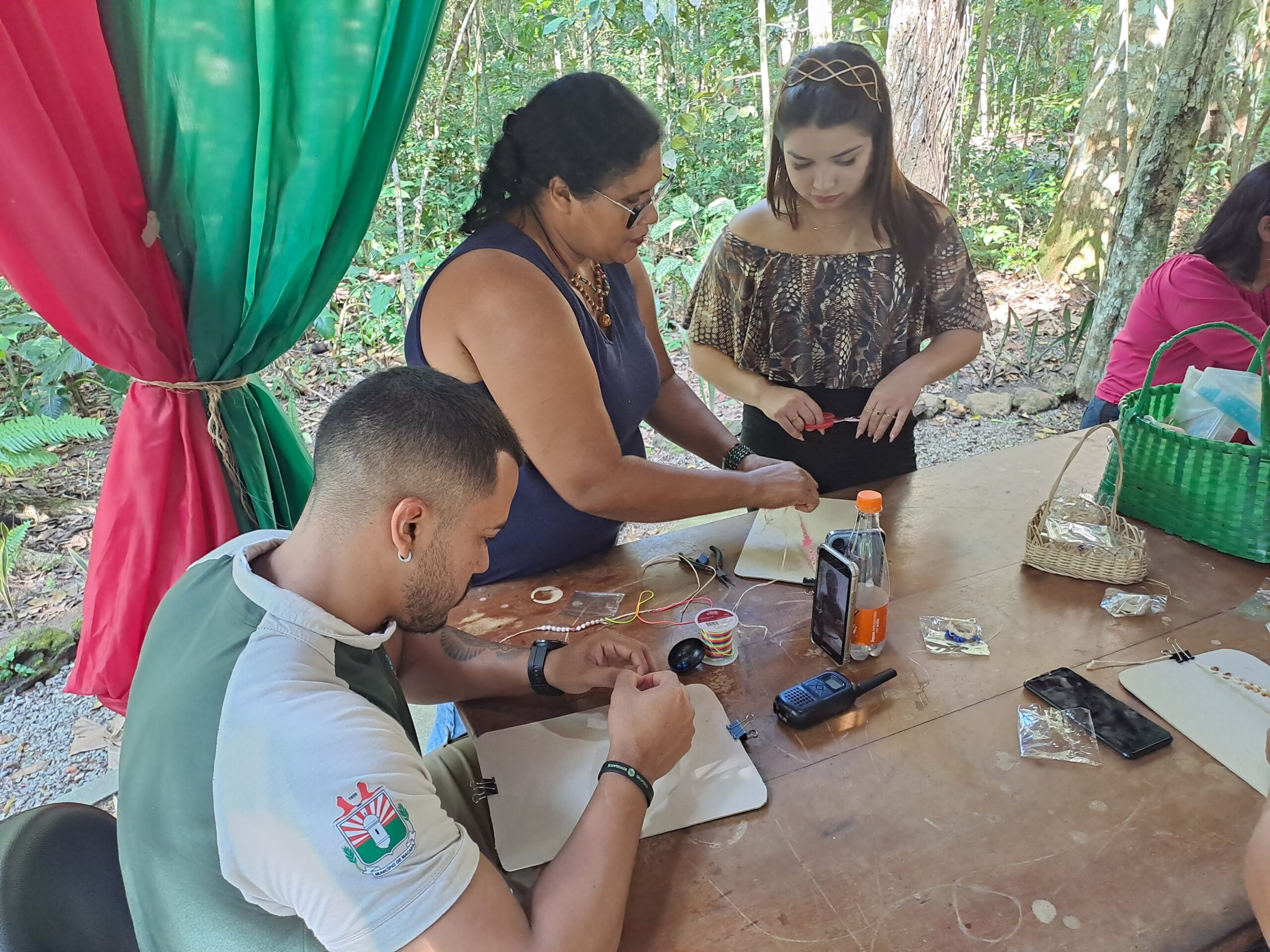 Oficina de artesanato em macramê reúne visitantes no Bioparque da Amazônia – Prefeitura Municipal de Macapá