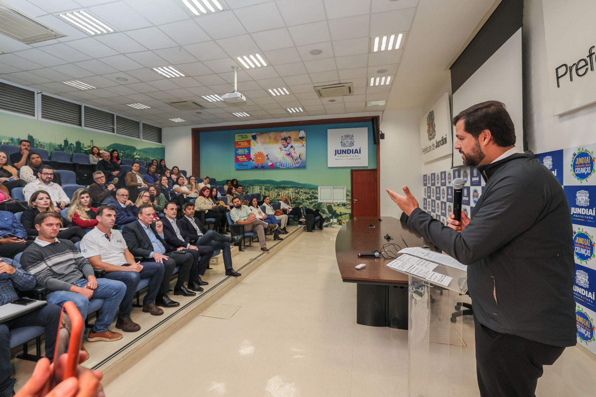 Empresários e agências de emprego aprovam o novo portal Jundiaí Empreendedora