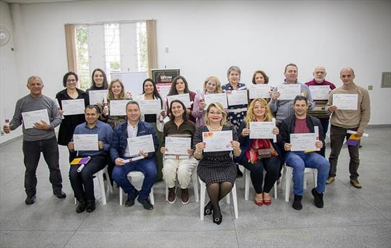 FAS forma, em Curitiba, a primeira turma do curso gratuito de Sndicos