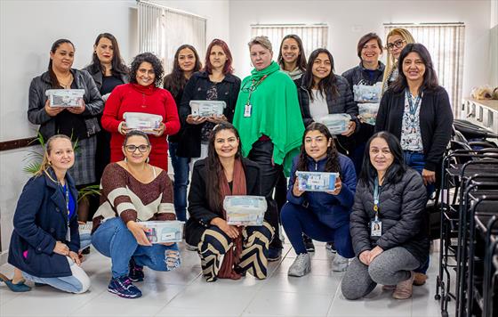 FAS forma mais 12 mulheres no curso de Manicure na Regional Pinheirinho