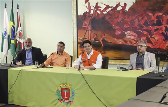 Eduardo Pimentel lidera campanha para ajudar municpios atingidos pelas chuvas