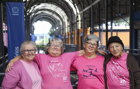 Lies de vida marcam ao do Outubro Rosa na Rua da Cidadania do Pinheirinho