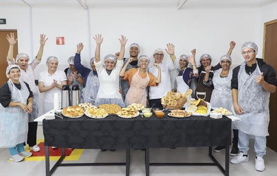 Mesa Solidria Vila Agrcola forma alunos em curso de panificao