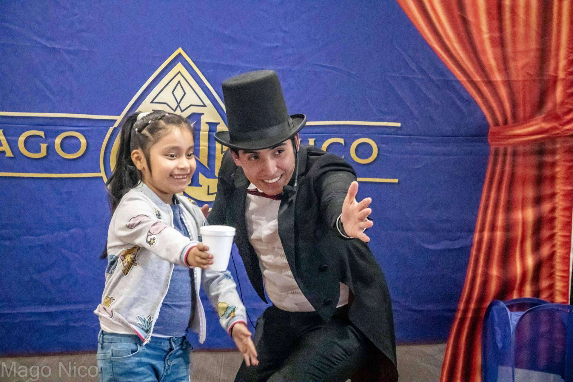 Devolver la magia, la talentosa compañía Mago Nico asombra a niños y adultos